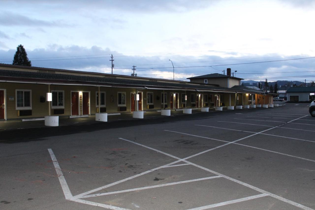 Rodeway Inn Medford South I-5 Bagian luar foto