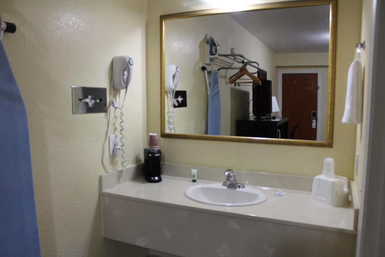 Rodeway Inn Medford South I-5 Bagian luar foto
