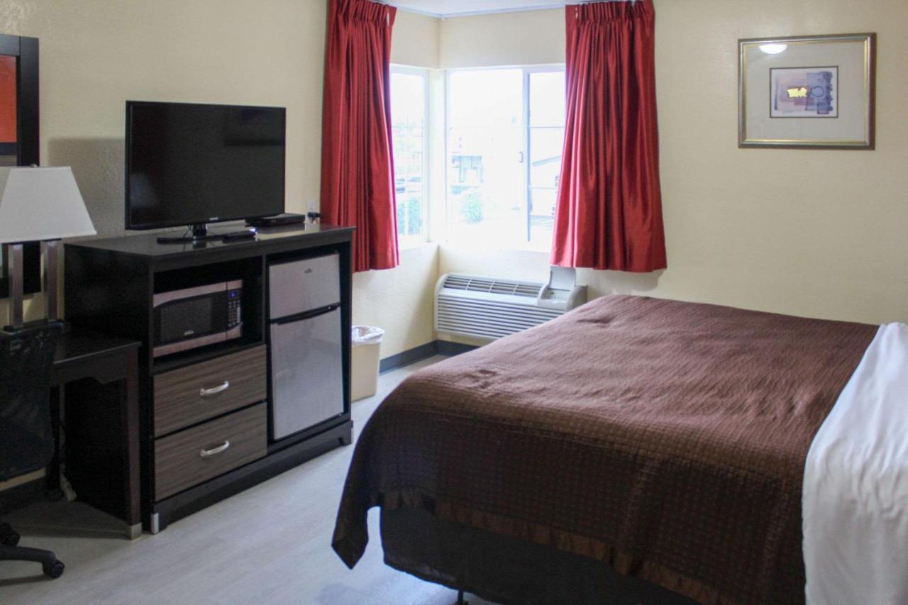 Rodeway Inn Medford South I-5 Bagian luar foto